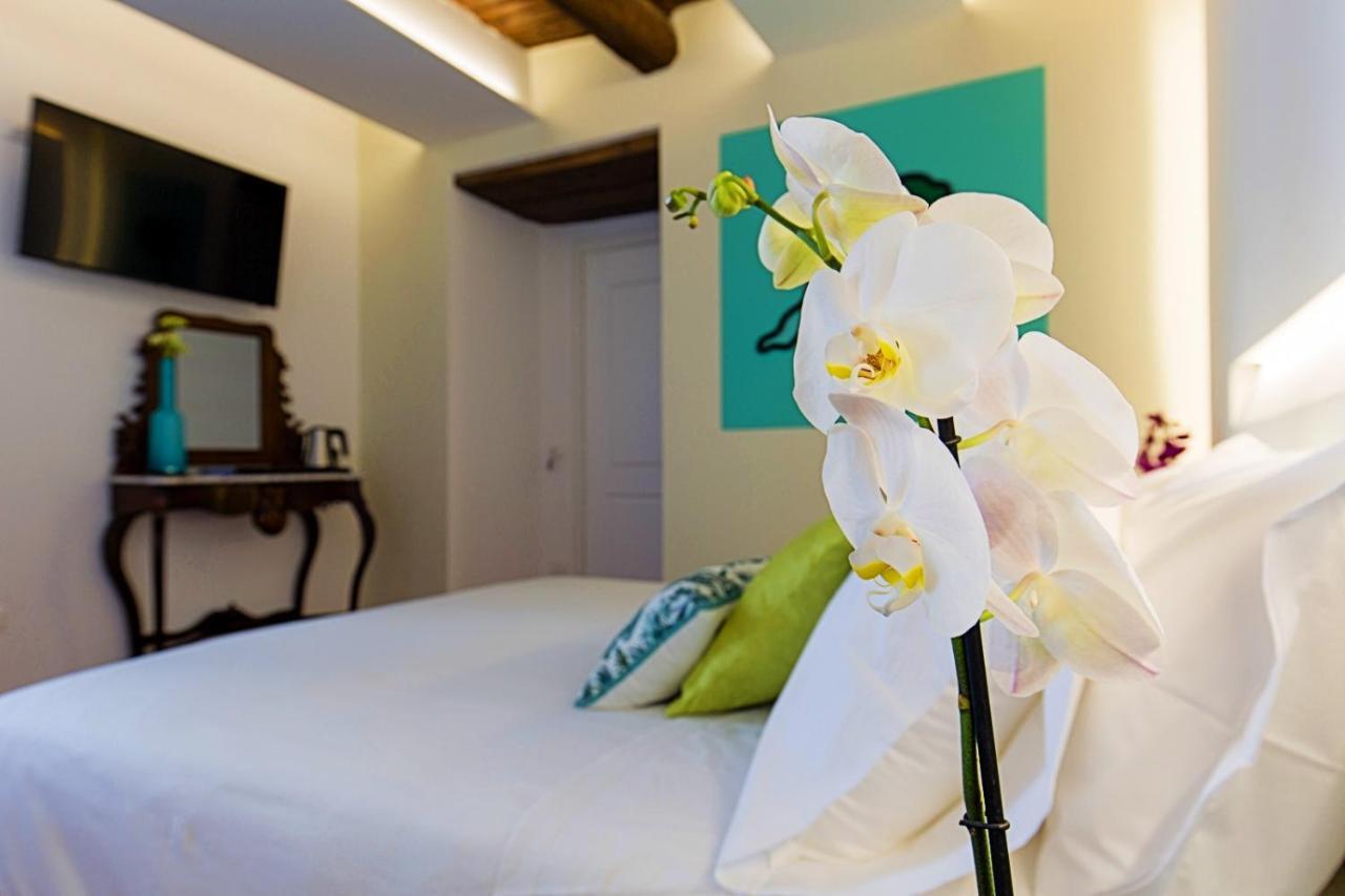 Duetto Al Duomo Hotel เนเปิลส์ ภายนอก รูปภาพ