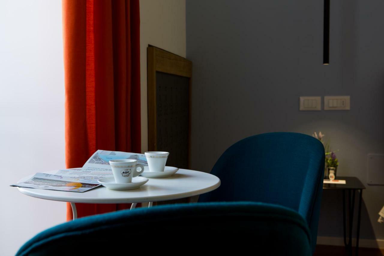 Duetto Al Duomo Hotel เนเปิลส์ ภายนอก รูปภาพ