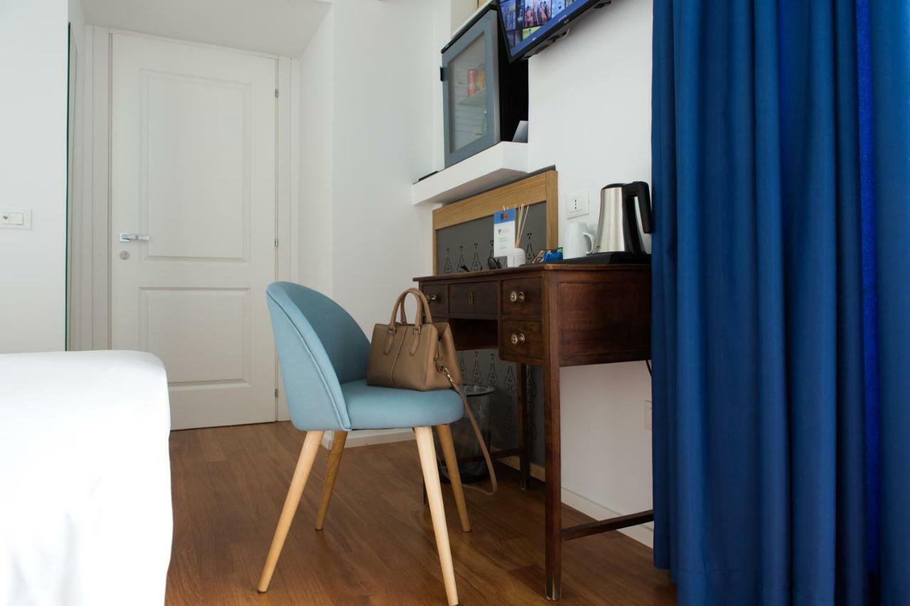 Duetto Al Duomo Hotel เนเปิลส์ ภายนอก รูปภาพ