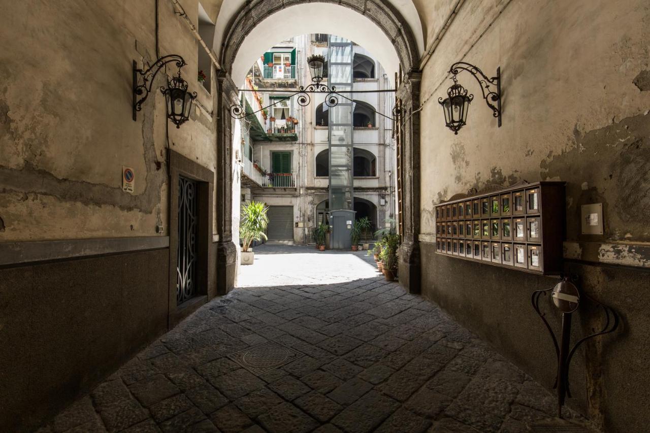 Duetto Al Duomo Hotel เนเปิลส์ ภายนอก รูปภาพ